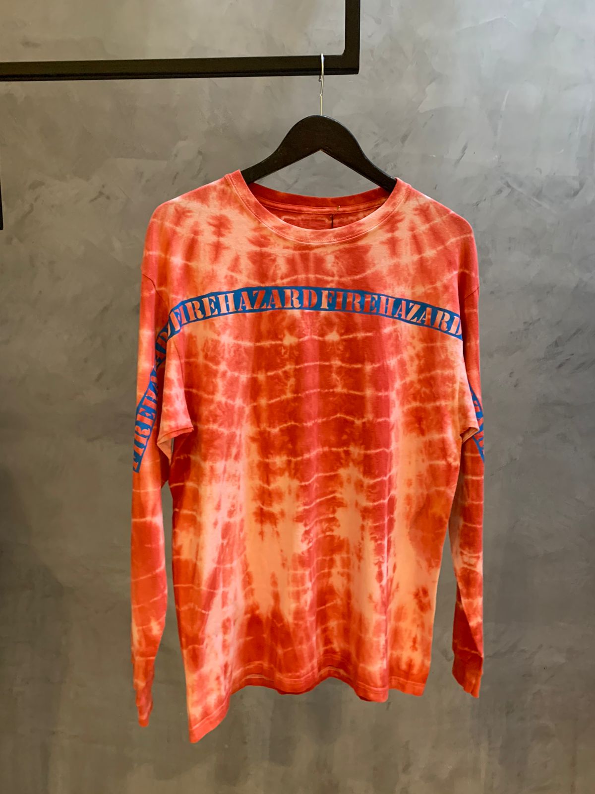 long sleeve dye tee with reflector vinly