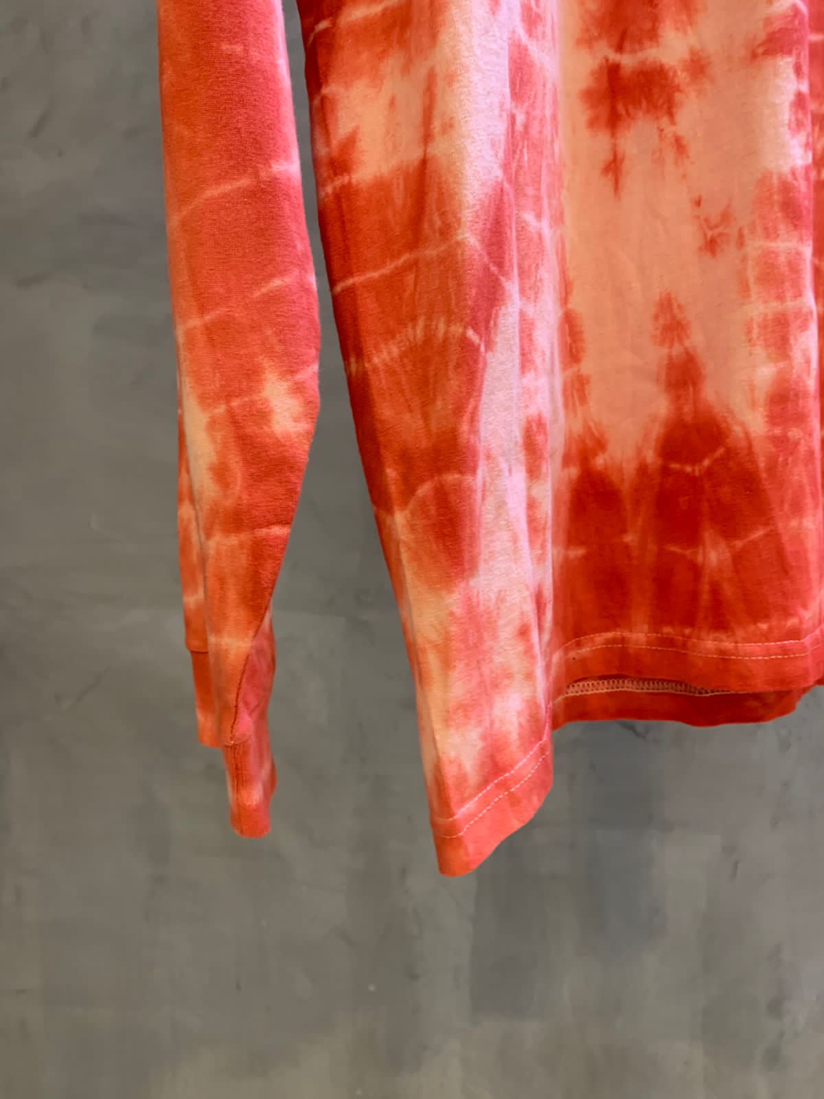 long sleeve dye tee with reflector vinly