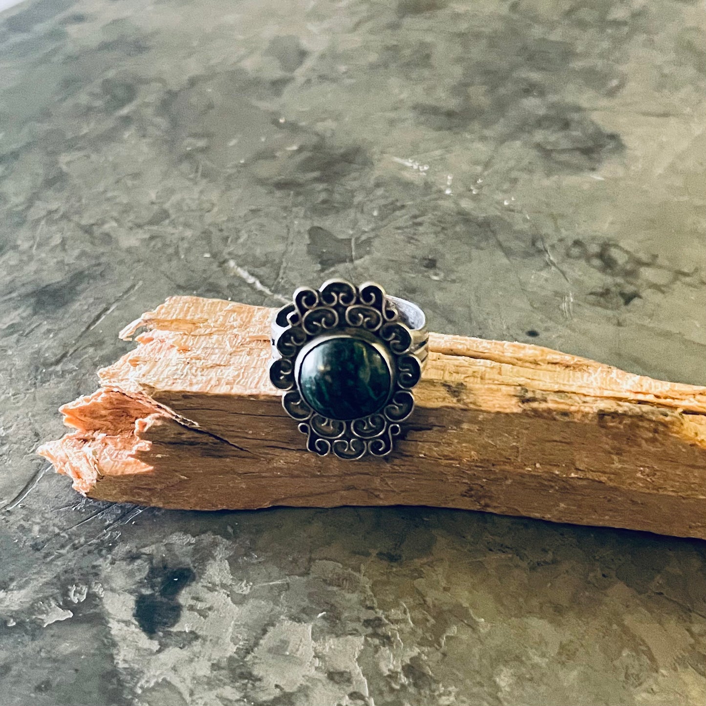 Silver Ring with Malachite Stone - VINTAGE